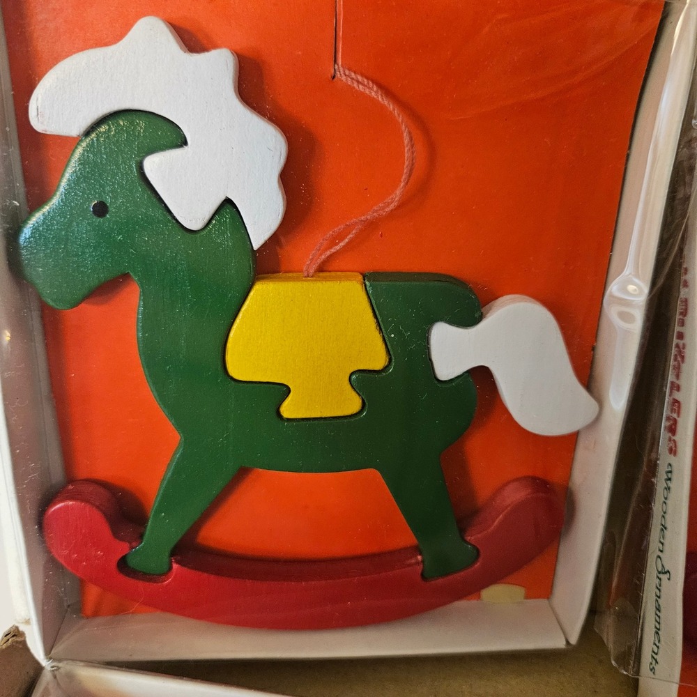 Vintage Giftco Holiday Puzzlers Wooden Ornaments Set of 9 Handpainted Retro - Picture 2 of 9